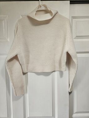 Wilfred Cream Cropped Turtleneck Sweater